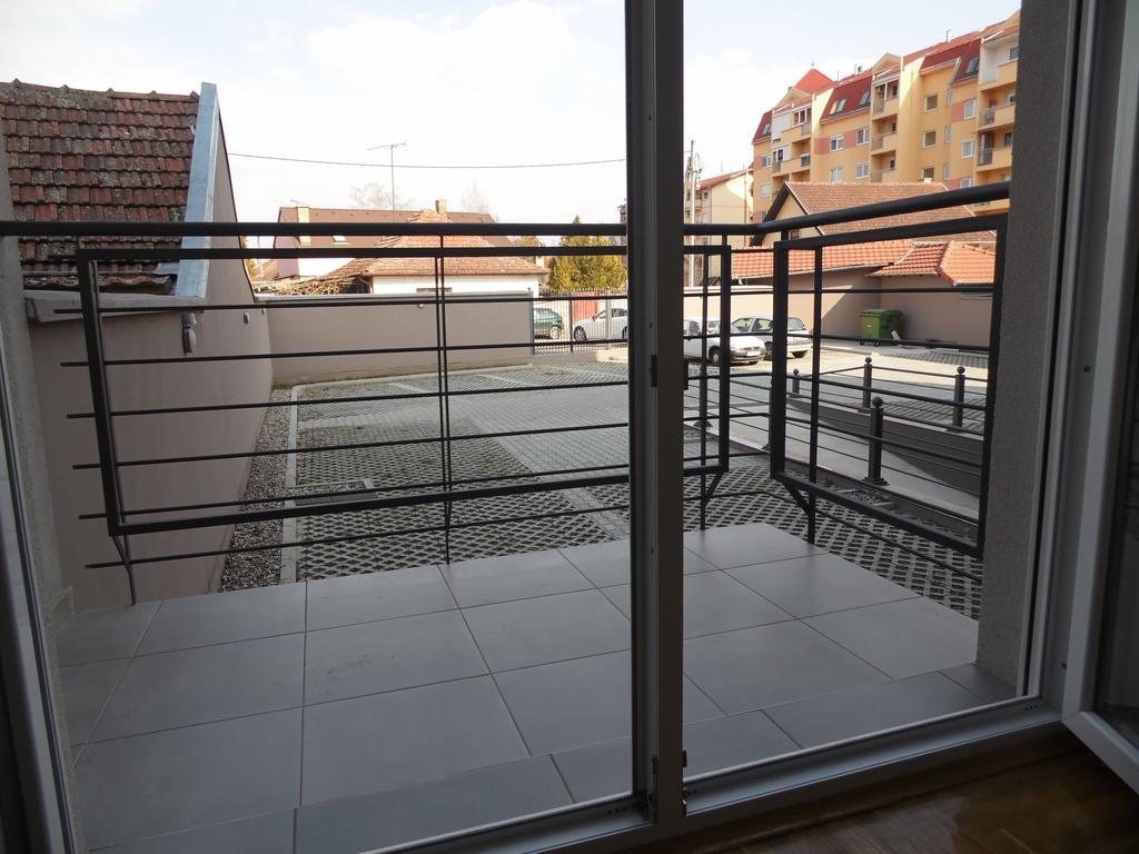 Apartment Subotica Esterno foto