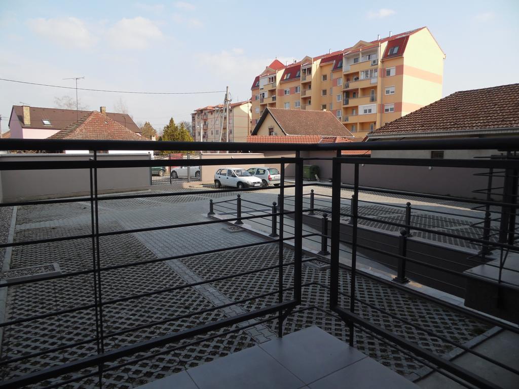 Apartment Subotica Esterno foto