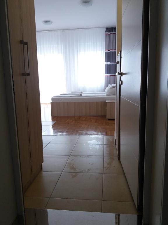 Apartment Subotica Esterno foto