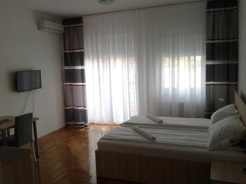 Apartment Subotica Esterno foto